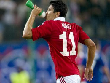 https://betting.betfair.com/football/images/Poland%20drinks.jpg